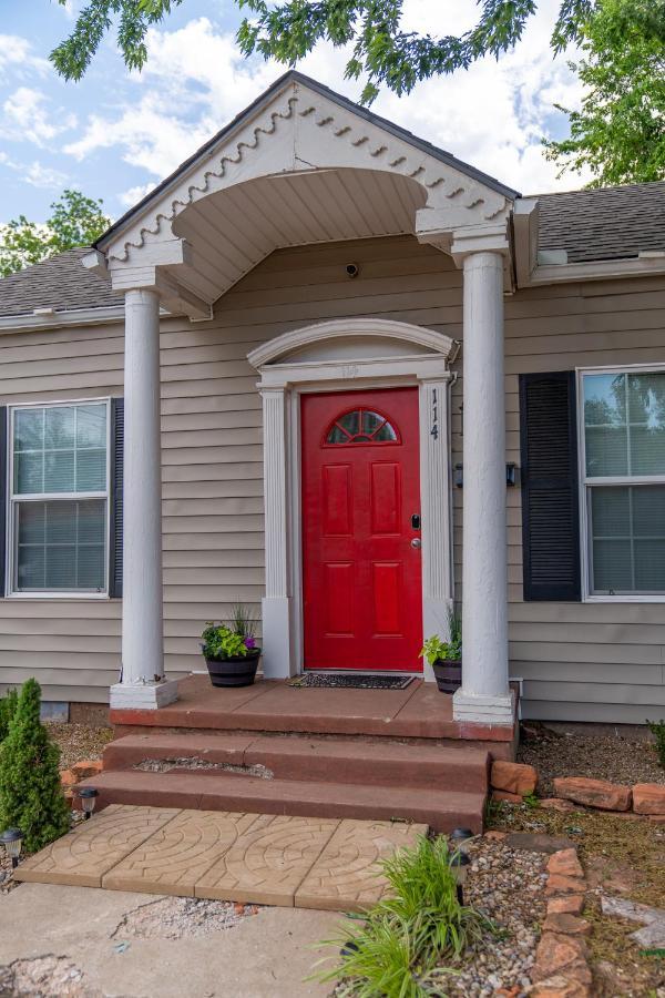 The Charmer, Fiber Internet, Roku Tvs, Washer & Dryer, Near Dt Chickasha And Leg Lamp! Exterior photo