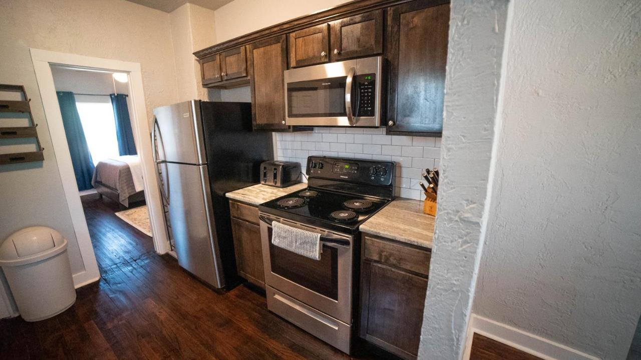 The Charmer, Fiber Internet, Roku Tvs, Washer & Dryer, Near Dt Chickasha And Leg Lamp! Exterior photo