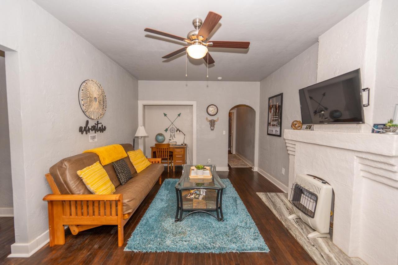 The Charmer, Fiber Internet, Roku Tvs, Washer & Dryer, Near Dt Chickasha And Leg Lamp! Exterior photo