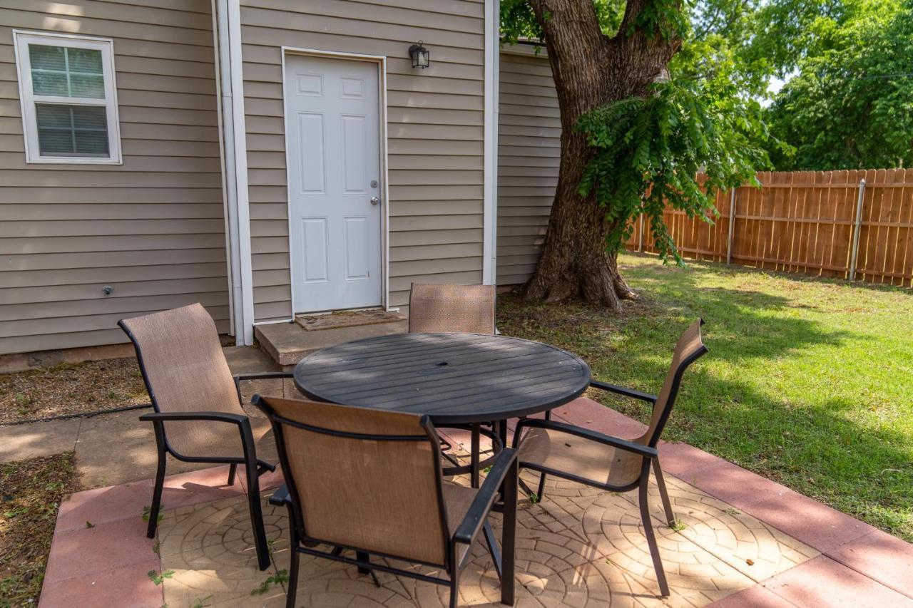 The Charmer, Fiber Internet, Roku Tvs, Washer & Dryer, Near Dt Chickasha And Leg Lamp! Exterior photo