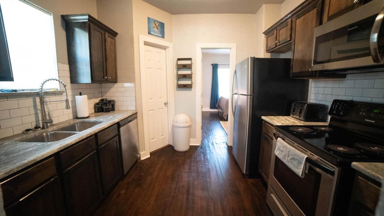 The Charmer, Fiber Internet, Roku Tvs, Washer & Dryer, Near Dt Chickasha And Leg Lamp! Exterior photo